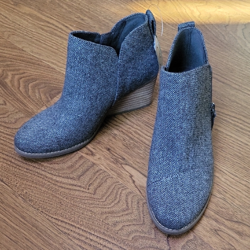 Toms Goldie Forged Iron Shimmer Twill Ankle Booties BRAND NEW
